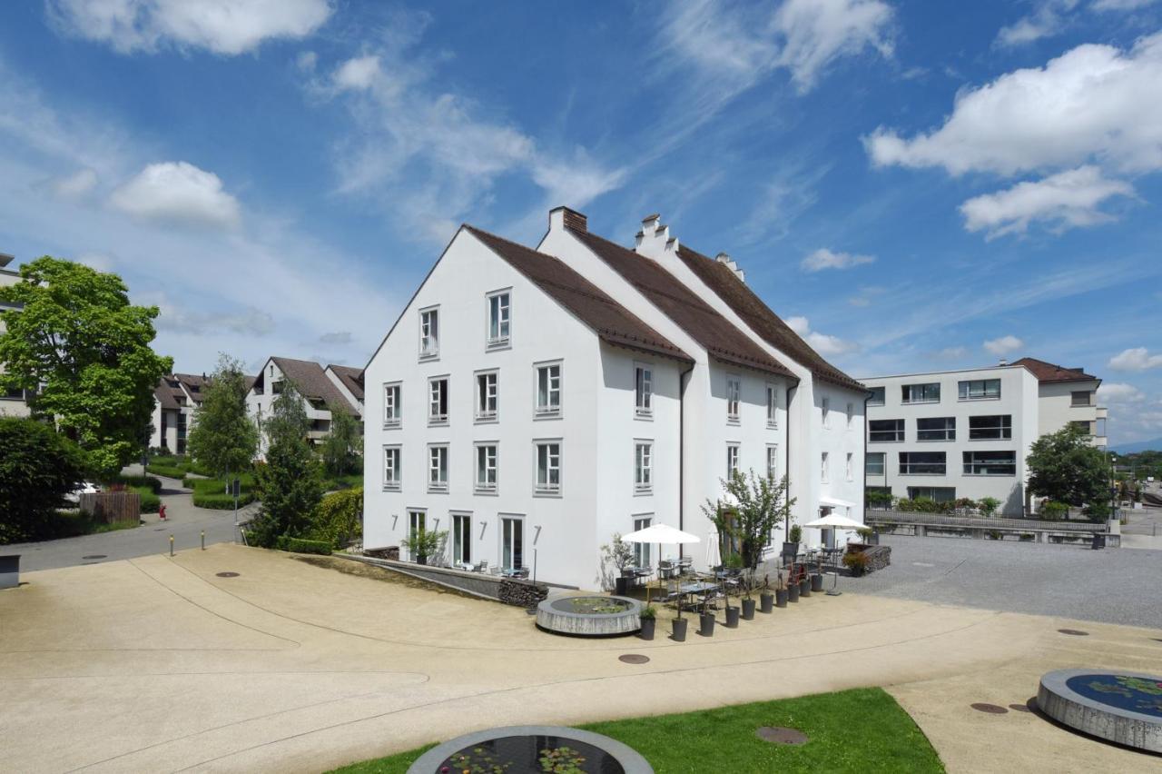 Hotel Im Schlosspark Binningen Exterior photo